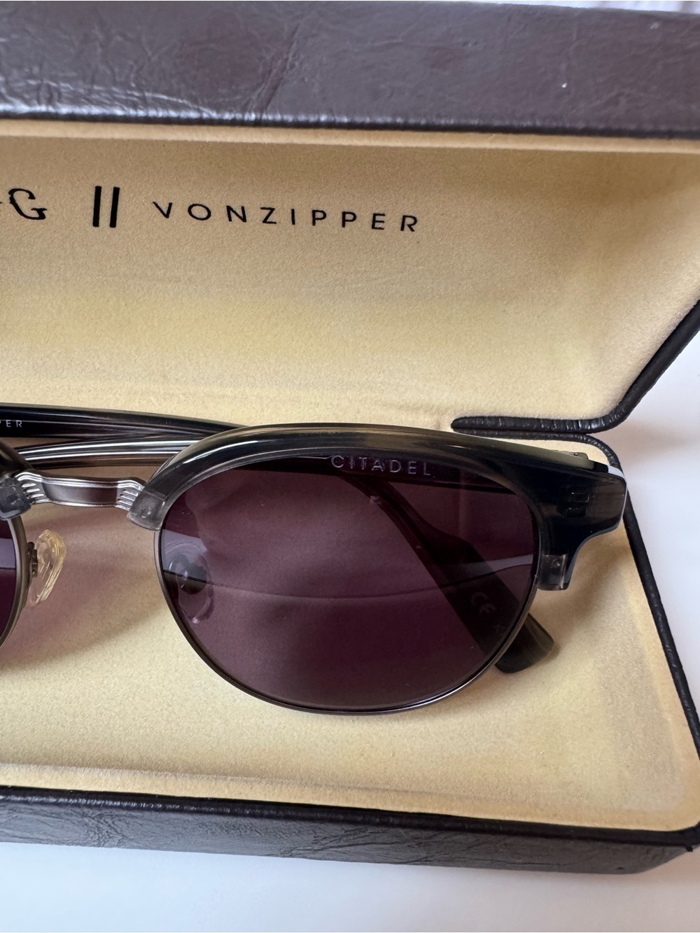 Von Zipper Black Round Sunglasses with Silver Bridge - Picture 4 of 7